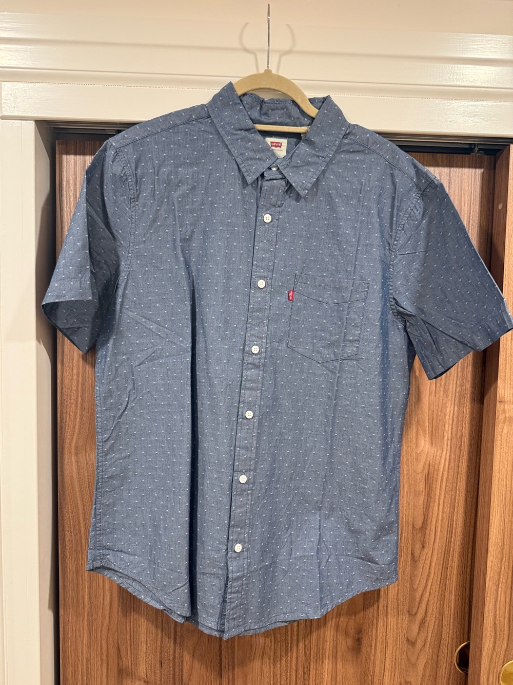 Levi's Men's Short-Sleeve Chambray Button-Down Shirt - Blue L